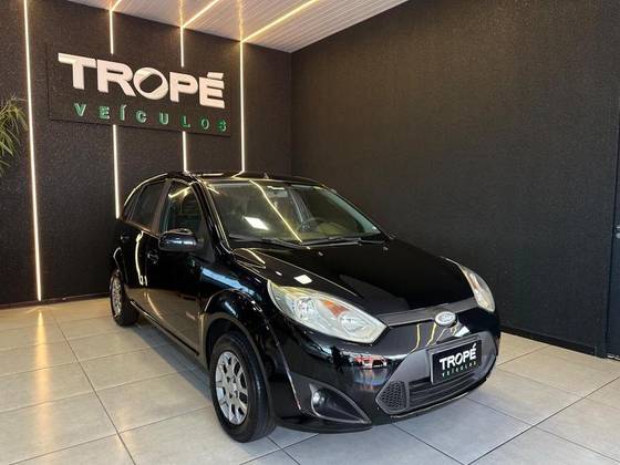 FORD FIESTA 1.6 ROCAM 8V FLEX 4P MANUAL FORD FIESTA 1.6 ROCAM 8V FLEX 4P MANUAL